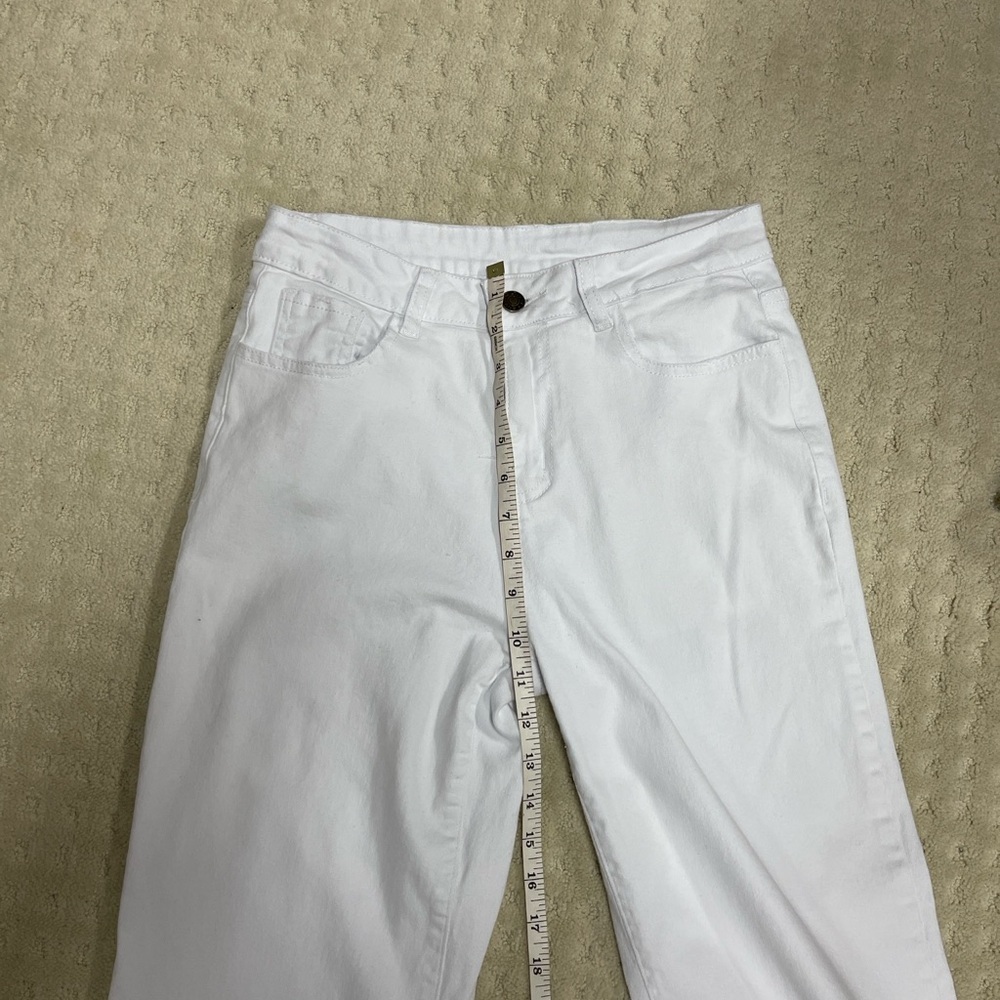 Amazing White Straight-Leg Jeans, Size Small - Picture 5 of 7